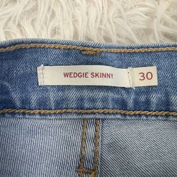 Levi’s Jeans Womens Size 30 Blue Wedgie Skinny Stretch Denim Ripped Distressed - Picture 3 of 10